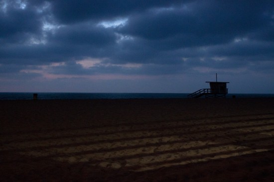 manhattan beach at night