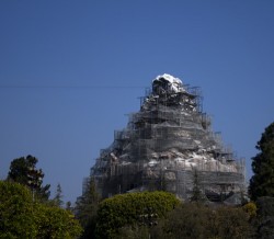 disneyland: sad matterhorn under construction