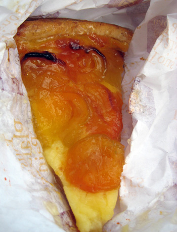 flan de abrigot - an apricot custard pastry