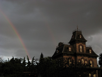 phantom manor (disneyland paris version of haunted mansion)