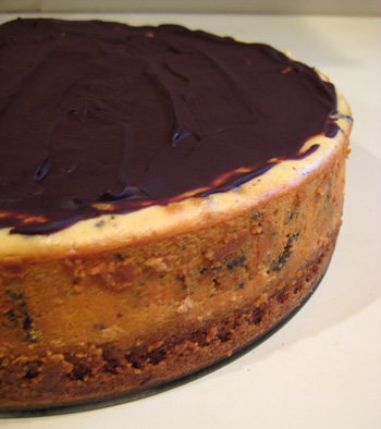 oreo cheesecake with chocolate ganache topping
