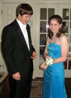 look at that dress!