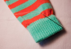 stitching buttons to knit: step 1 stitching buttons to knit: step 1